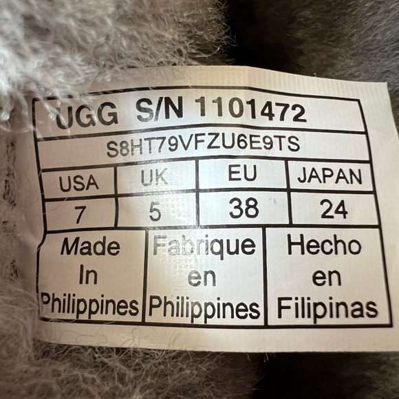 UGG Classic Mini Metallic Snake Silver NIB - Picture 5 of 6